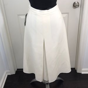 NWOT Escada Frost Skirt with Front Pleat Size 40